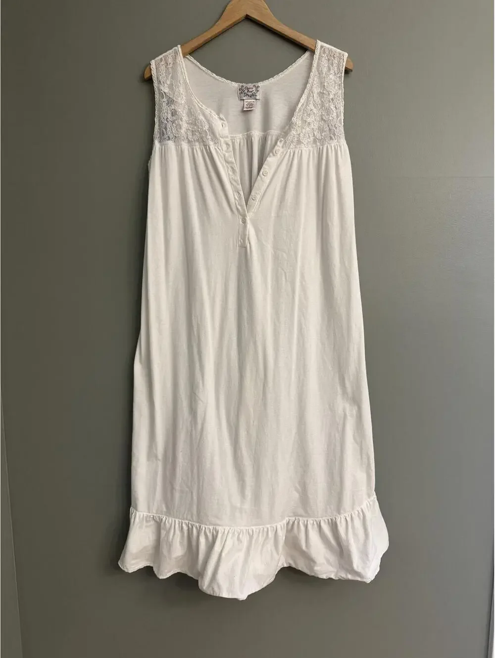 Vintage Claire’s Rose 100% Cotton Nightgown 🤍 - Picture 1 of 7